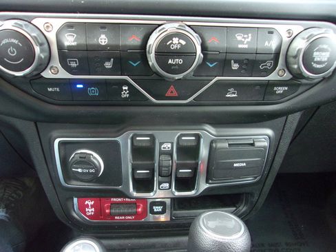 Used 2023 Jeep Wrangler Unlimited Rubicon 4xe w/ Cold Weather Group image 25