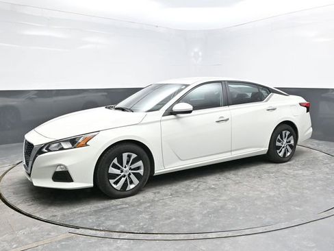 Used 2021 Nissan Altima 2.5 S image 3