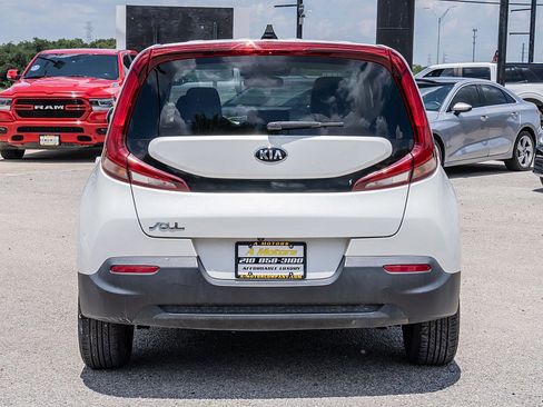 Used 2020 Kia Soul LX FWD image 6
