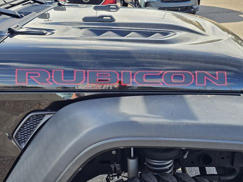 Used 2020 Jeep Gladiator Rubicon w/ Cold Weather Group image 7