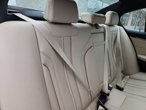 Used 2019 BMW 530i xDrive w/ Convenience Package image 30