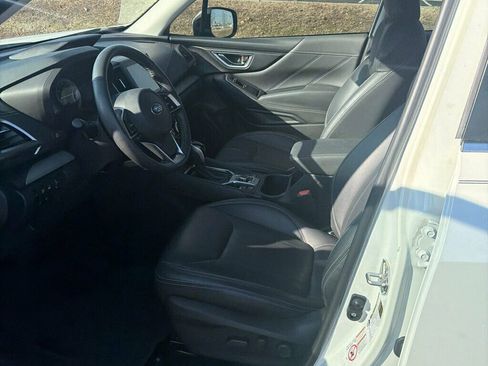 Used 2020 Subaru Forester Limited image 9