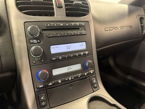 Used 2007 Chevrolet Corvette Convertible w/ Preferred Equipment Group RWD image 23