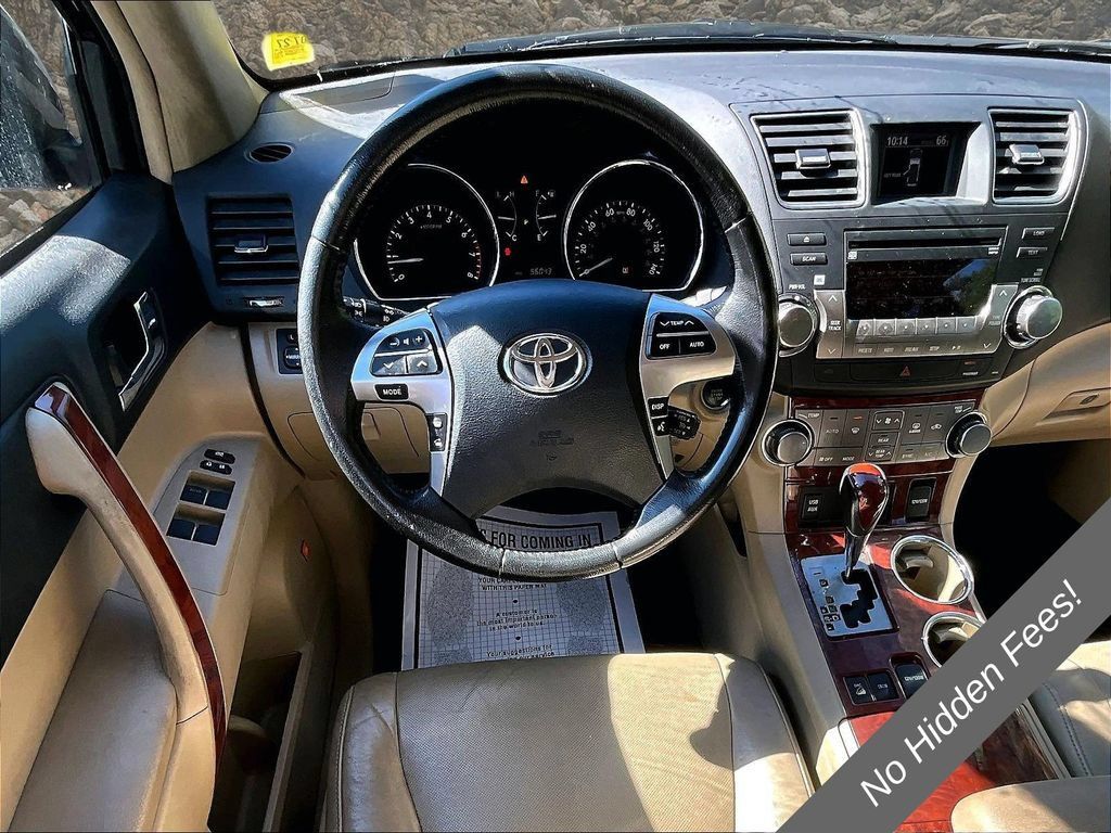 Used 2011 Toyota Highlander Limited w/ Tow Pkg AWD/4WD image 5