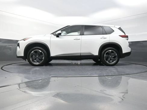 Used 2025 Nissan Rogue SV AWD/4WD image 34