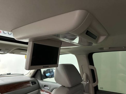 Used 2013 GMC Yukon XL SLT w/ SLT-2 Equipment Package image 25