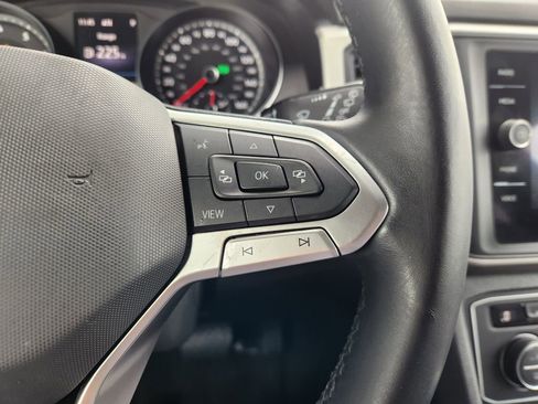 Used 2020 Volkswagen Atlas Cross Sport SE w/ Panoramic Sunroof Package FWD image 29
