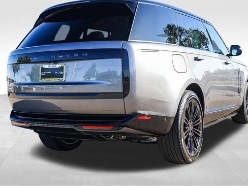 New 2026 Land Rover Range Rover Long Wheelbase SE image 5