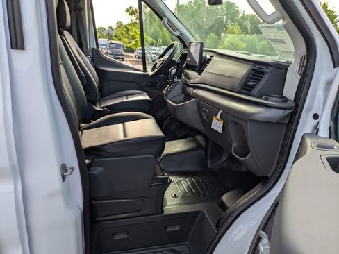 New 2026 Ford Transit 250 148 Medium Roof RWD image 30