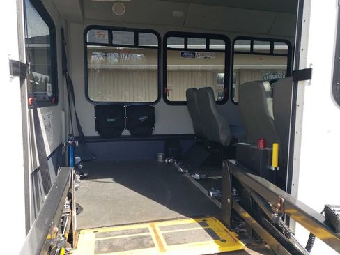 Used 2015 Ford E-350 and Econoline 350 Super Duty RWD image 16