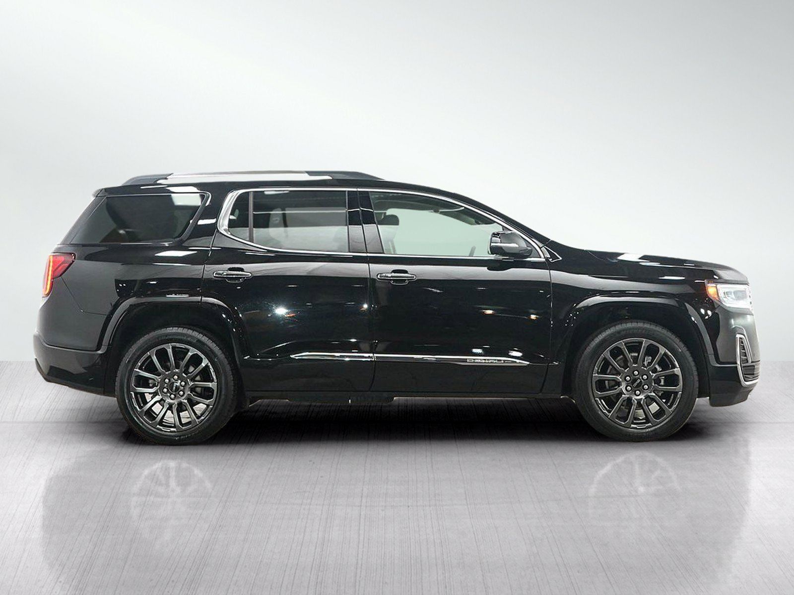 Used 2023 GMC Acadia Denali w/ Black Diamond Edition AWD/4WD image 6