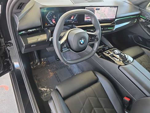 Used 2025 BMW 530i image 10