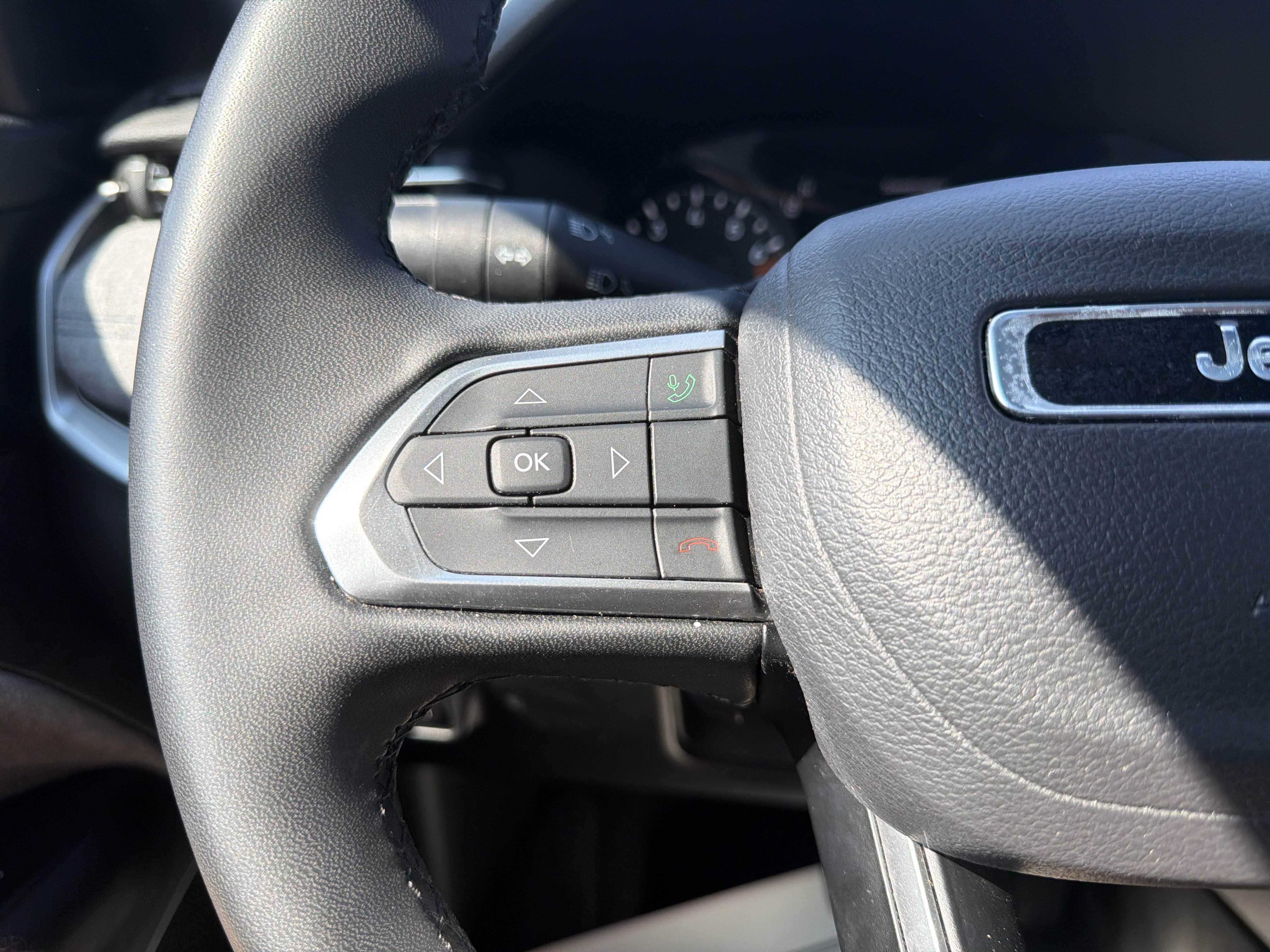 Used 2024 Jeep Compass Latitude AWD/4WD image 18