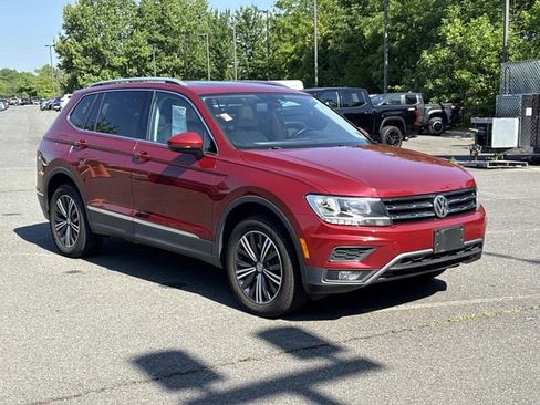 Used 2018 Volkswagen Tiguan SEL AWD/4WD image 1