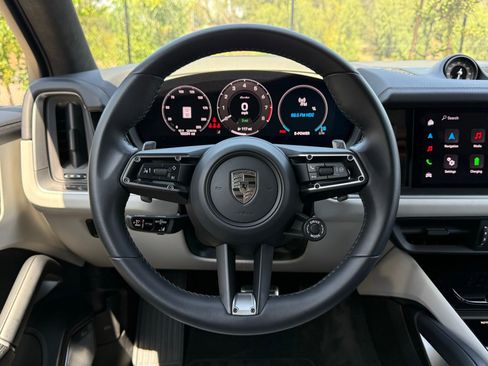 Certified 2025 Porsche Cayenne Turbo image 15