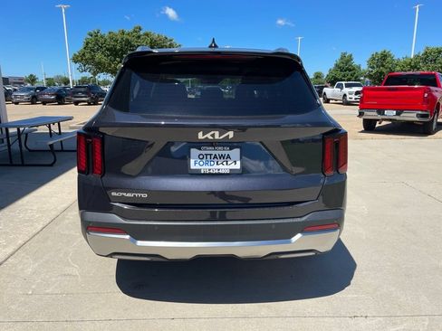 New 2026 Kia Sorento S FWD image 6