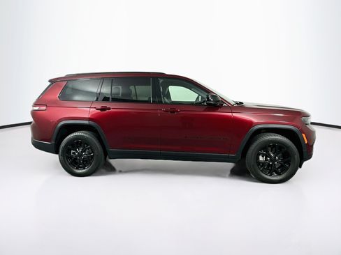 Used 2025 Jeep Grand Cherokee L Laredo RWD image 10