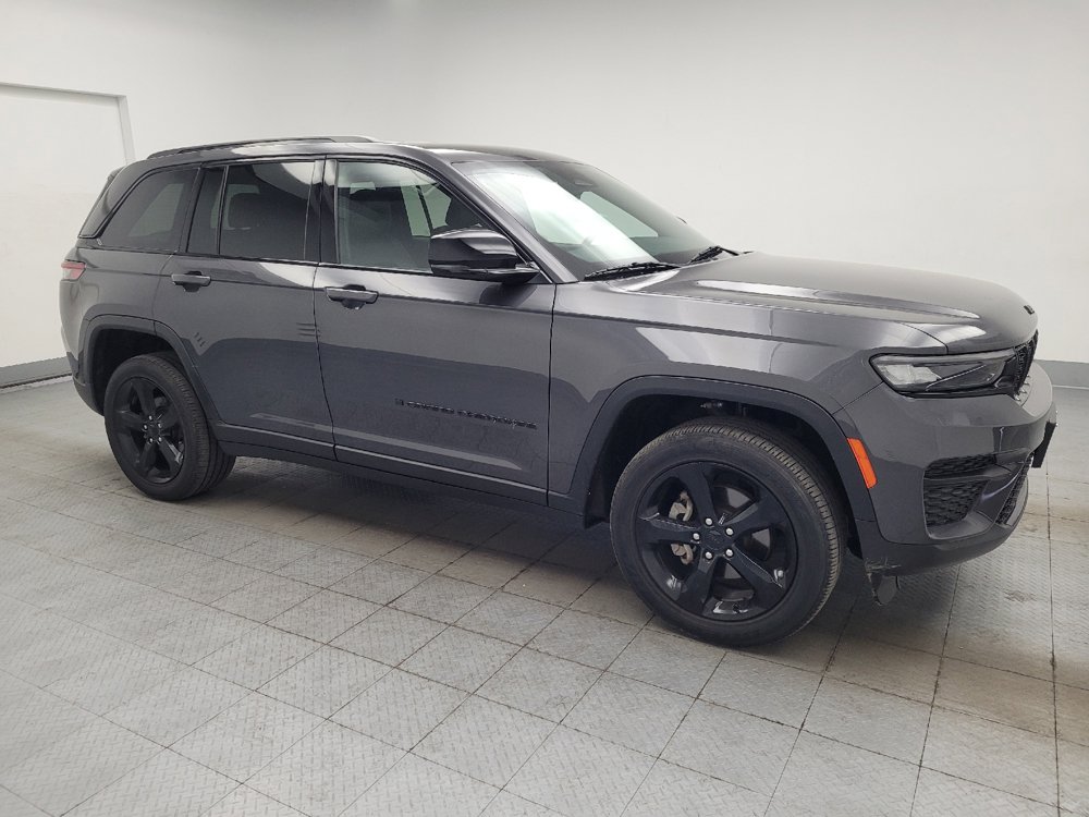 Used 2023 Jeep Grand Cherokee Altitude AWD/4WD image 11