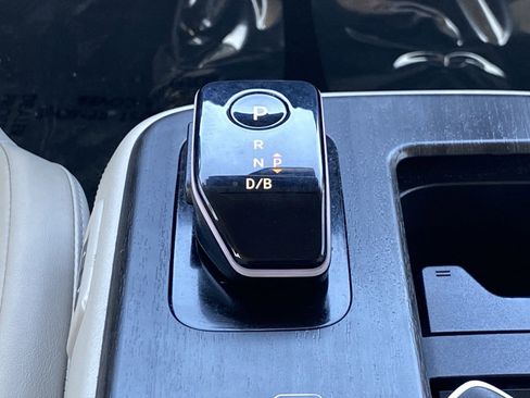 Certified 2023 Nissan Ariya FWD image 21