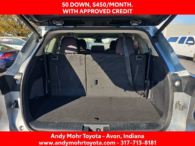 Used 2021 Toyota Highlander LE FWD image 18