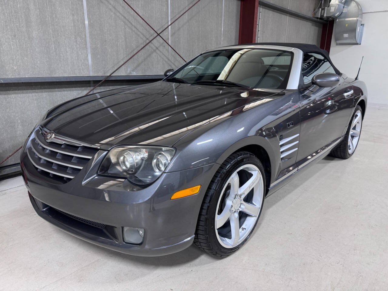 Used 2005 Chrysler Crossfire Limited RWD image 15