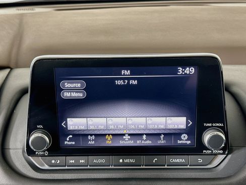 Used 2023 Nissan Rogue SV FWD image 21