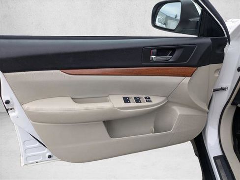 Used 2014 Subaru Outback 2.5i Limited image 10
