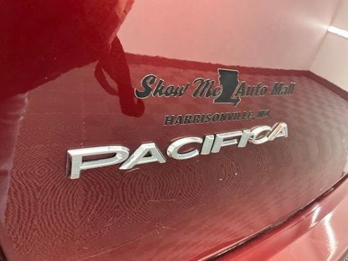 Used 2020 Chrysler Pacifica Touring-L Plus image 26