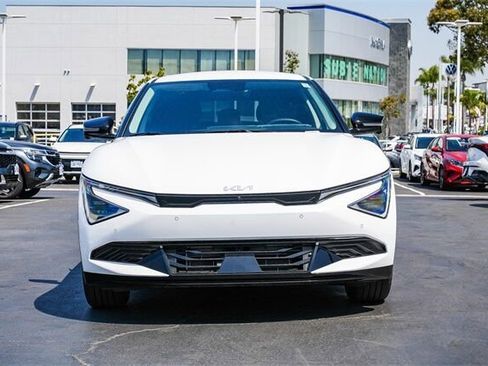 New 2025 Kia EV6 Wind image 2