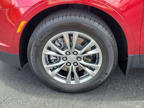 Certified 2022 Cadillac XT5 Premium Luxury w/ LPO, Premium Carpet Package FWD image 11