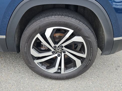 Used 2023 Volkswagen Atlas Cross Sport SEL AWD/4WD image 8
