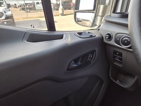 Used 2024 Ford Transit 350 XLT image 30