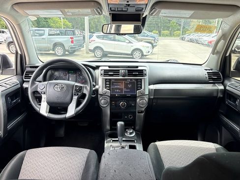 Used 2021 Toyota 4Runner SR5 AWD/4WD image 8