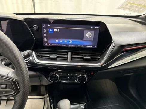 Used 2025 Chevrolet Trax RS w/ Driver Confidence Package image 23