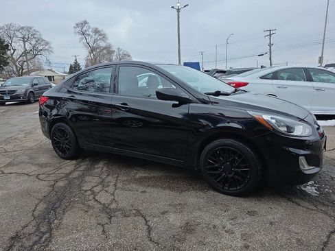 Used 2013 Hyundai Accent GLS w/ Premium Pkg image 6