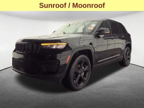 Used 2024 Jeep Grand Cherokee Altitude image 4