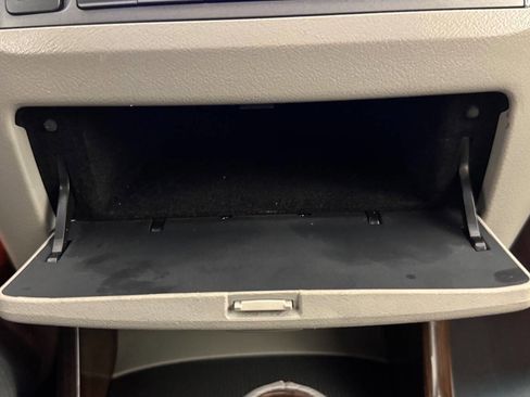 Used 2010 Hyundai Azera Limited w/ Navigation Pkg 3 image 38