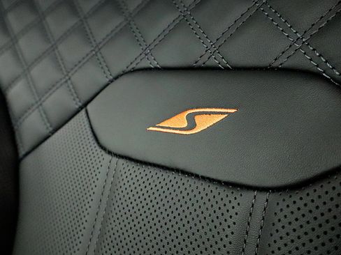 New 2025 Bentley Bentayga image 31