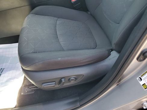 Used 2020 Toyota RAV4 XLE w/ All Weather Liner Package FWD image 19