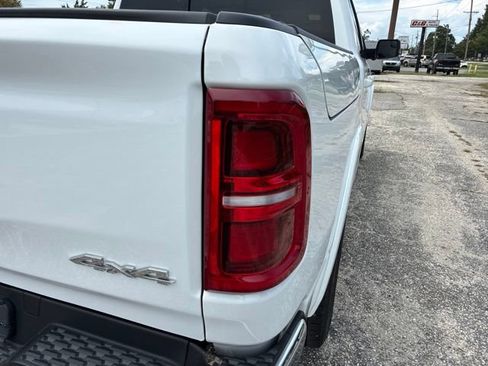 Used 2025 RAM 1500 Limited AWD/4WD image 16