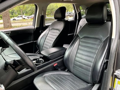 Used 2018 Ford Edge SEL w/ Equipment Group 201A FWD image 18