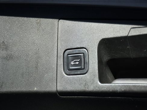 Used 2017 Cadillac XT5 Premium Luxury image 20