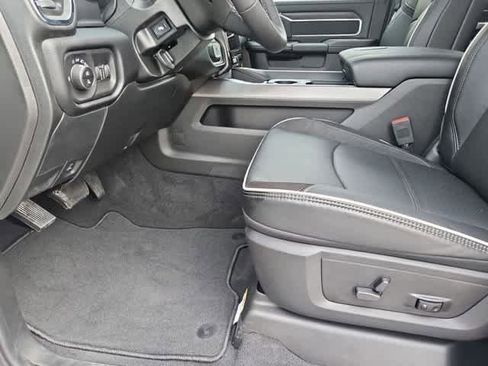New 2026 RAM 2500 Laramie AWD/4WD image 16