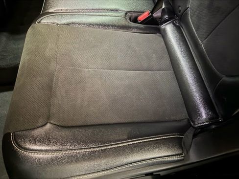 Used 2024 Jeep Grand Cherokee L Laredo image 18