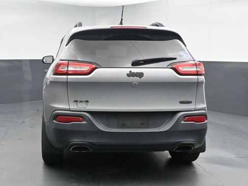 Used 2015 Jeep Cherokee Latitude AWD/4WD image 7