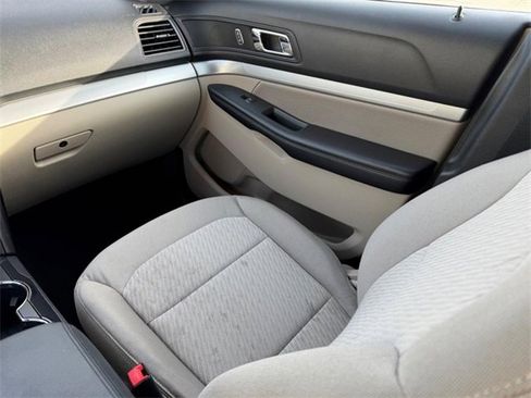 Used 2018 Ford Explorer FWD image 17