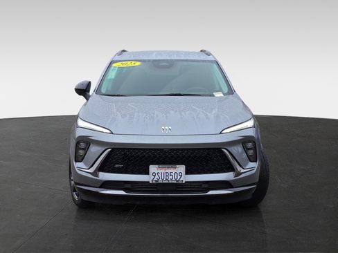 Used 2025 Buick Envision Sport Touring image 2