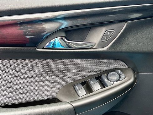 Used 2025 Chevrolet TrailBlazer LT image 16