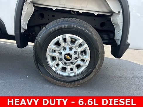 Used 2025 Chevrolet Silverado 2500 LT w/ Convenience Package image 10