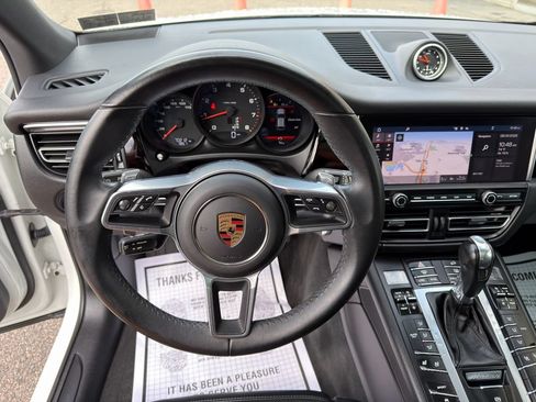 Used 2020 Porsche Macan w/ Premium Package Plus AWD/4WD image 18